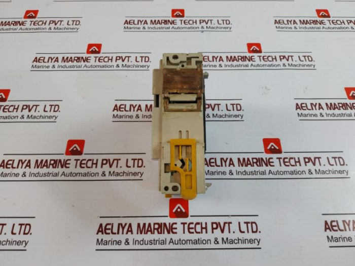 Omron Cqm1-oc222 Contact Output Unit