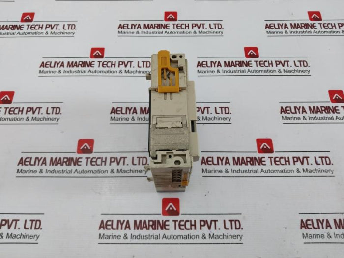 Omron Cqm1-oc222 Output Unit Module 16 Point 250V Ac T4A 960Va/U 06101001