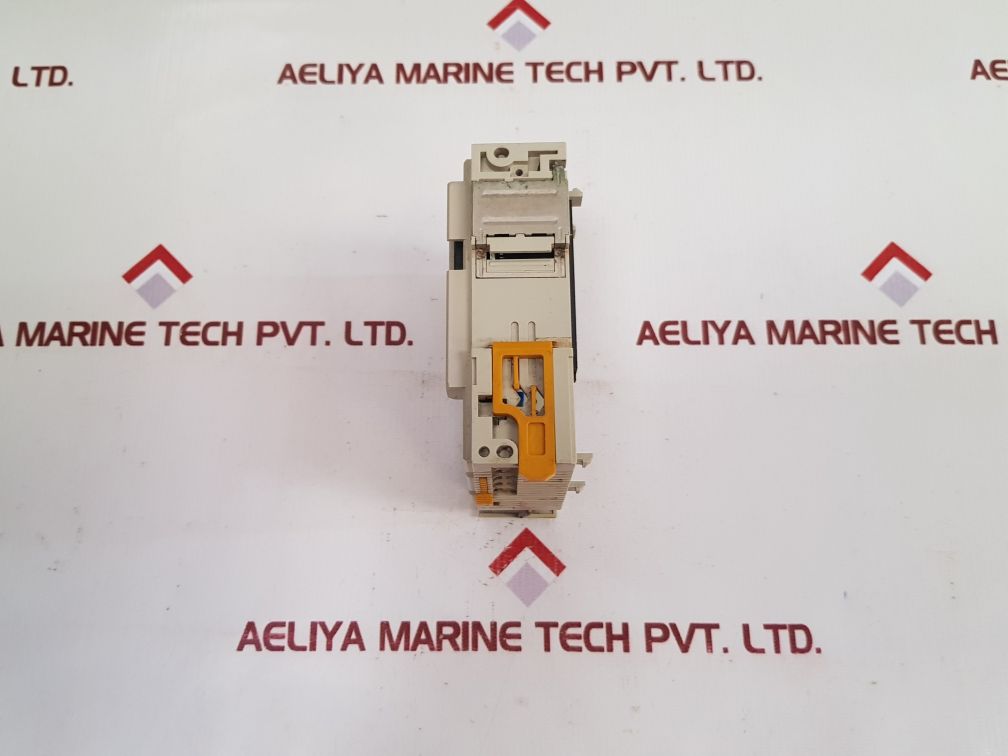 Omron Cqm1-od212 Output Unit Module 5-24Vdc, 0.3A