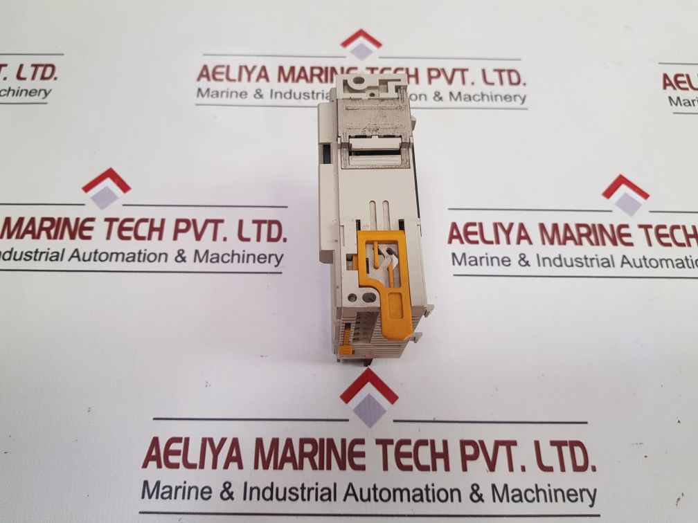 Omron Cqm1-od212 Output Unit