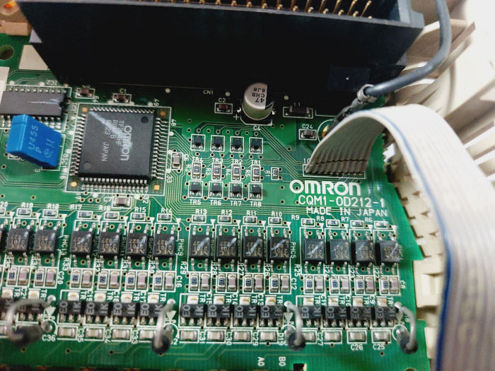 Omron Cqm1-od212 Output Module Unit 5-24Vdc