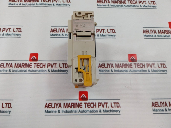 Omron Cqm1-od212 Output Module Unit 5-24Vdc
