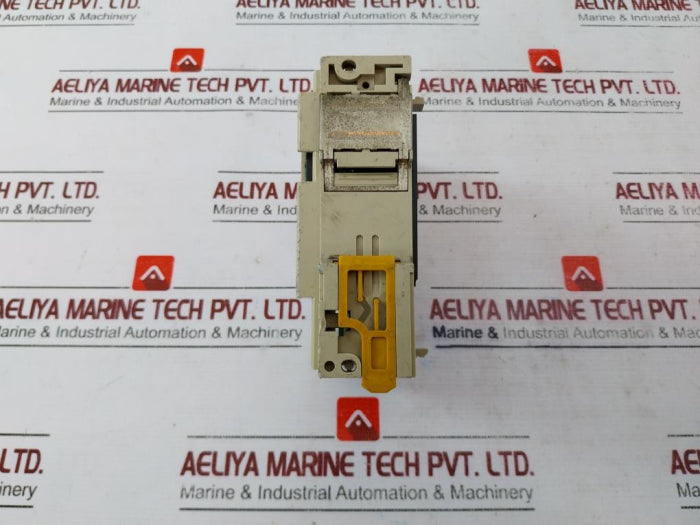 Omron Cqm1-od212 Output Unit 16 Point 94V-0