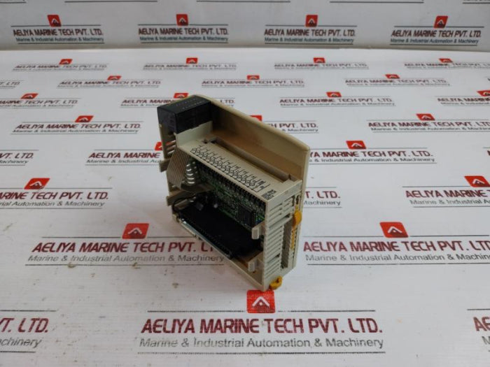 Omron Cqm1-od214 16 Points Output Unit Controller 5-24Vdc,0.3A/Point,4.8A/Unit