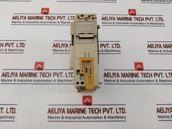 Omron Cqm1-od216 32 Points Output Module Dc24v