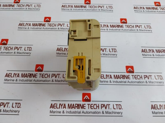 Omron Cqm1-pa203 Power Supply Unit 100-240Vac