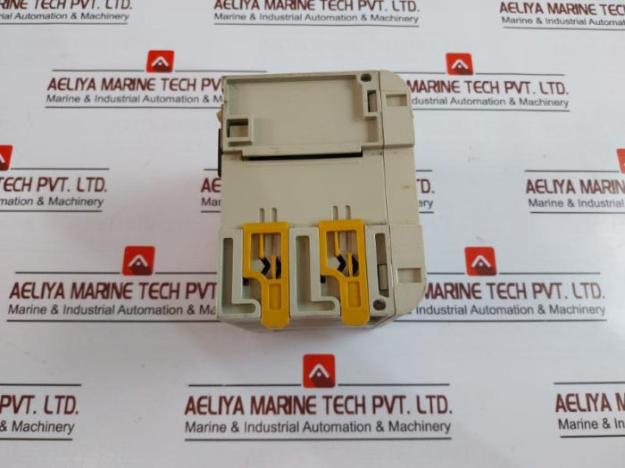 Omron Cqm1-pa206 Plc Power Supply Unit 100-240Vac,50/60Hz,120Va