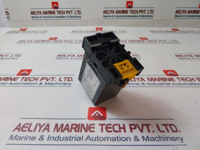 Omron Dts Solid State Timer 0-60 Seconds 24Vdc 2A