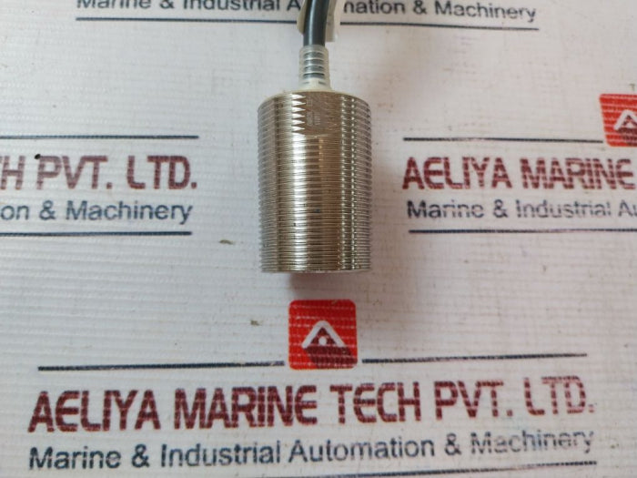 Omron E2E-x10Y1 Inductive Sensor 5 Meter Cable