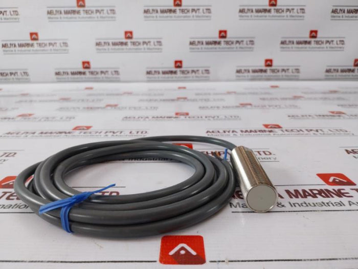 Omron E2E2-x5C1 Photoelectric Switch Sensor 12 To 24Vdc , 24617M