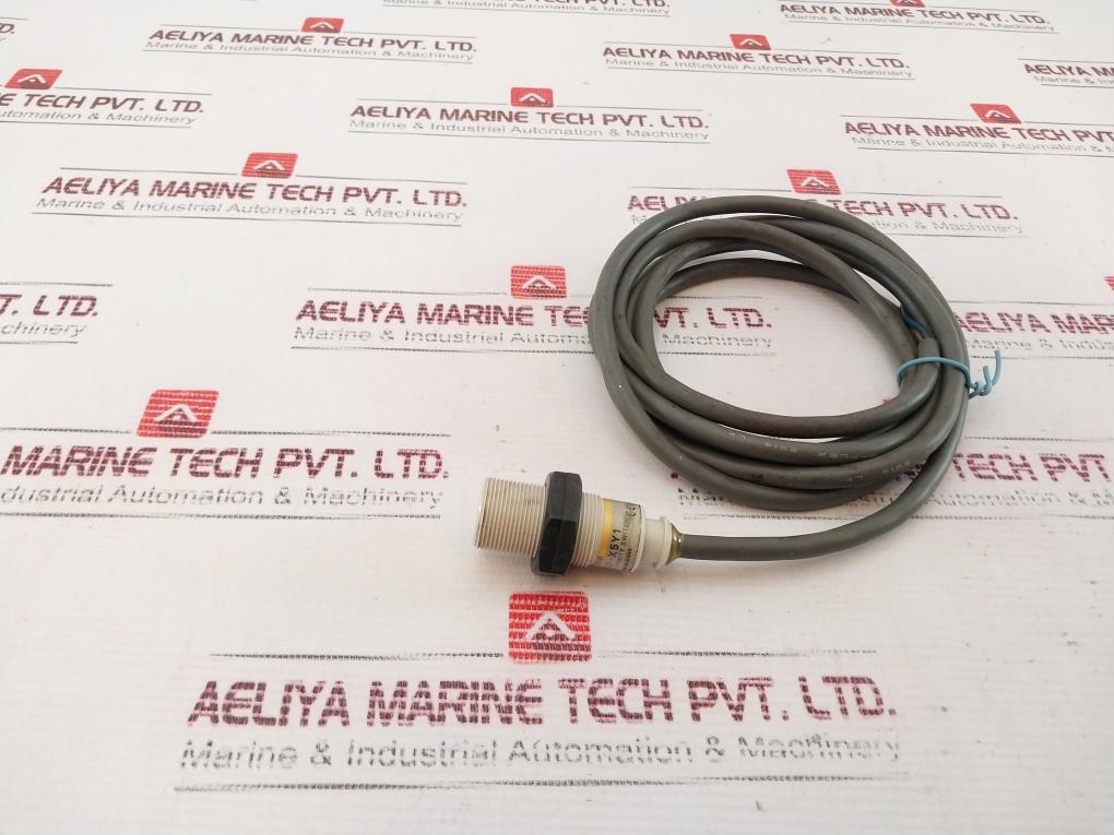 Omron E2F-x5Y1 Proximity Switch Sensor 24-240Vac