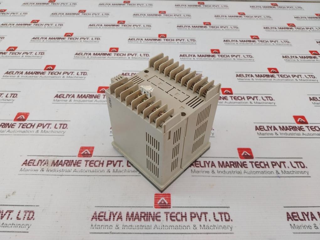 Omron E5Ax-a Temperature Controller 100 To 240Vac 50/60Hz