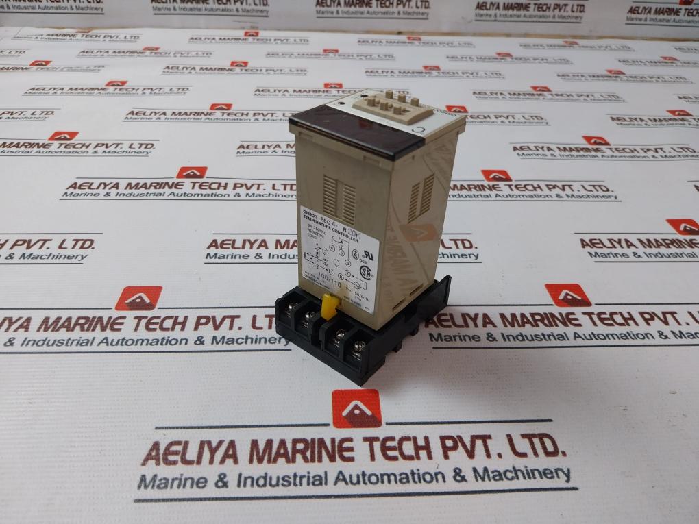 Omron E5C4-r20K Temperature Controller With Base 100/110 Vac 50/60Hz