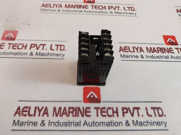 Omron E5CN-R2MT-500 Temperature Controller 50/60Hz