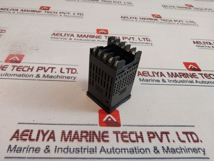 Omron E5CN-R2MT-500 Temperature Controller 50/60Hz