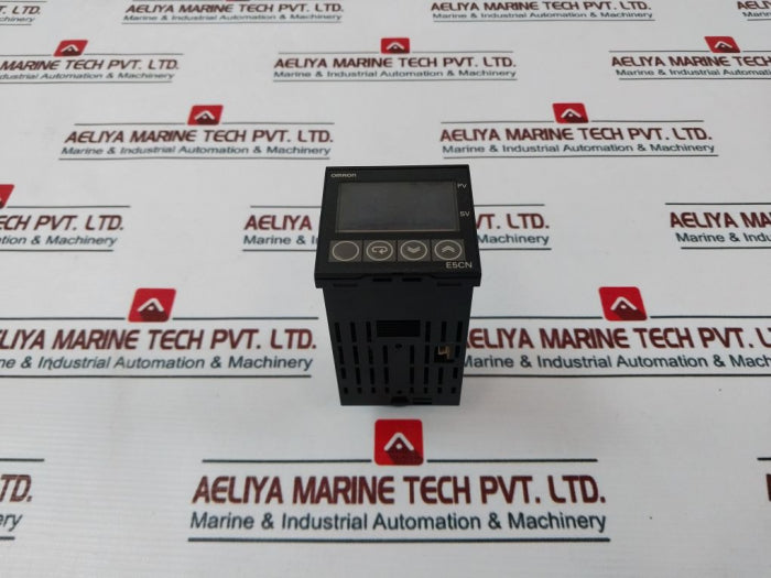 Omron E5Cn-r2Tu Temperature Controller 