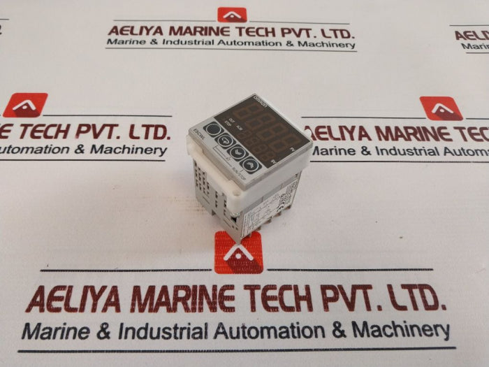 Omron E5Cwl-r1Tc Temperature Controller 100-240Vac 50/60Hz