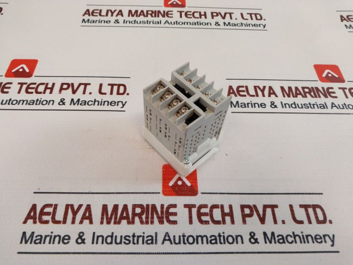 Omron E5Cwl-r1Tc Temperature Controller 100-240Vac 50/60Hz