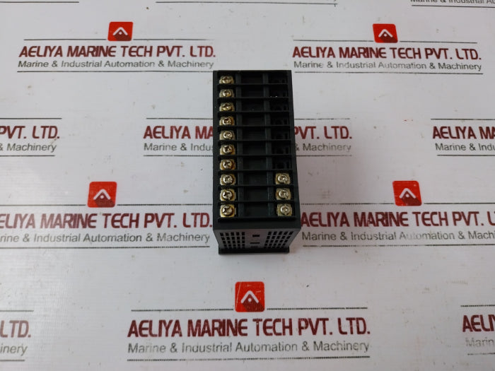 Omron E5en-r3mt-500-n Thermostat Temperature Controller 50/60hz 8.5va