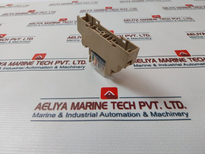 Omron G2R-1-sni Relay With Socket Base 10A 250Vac