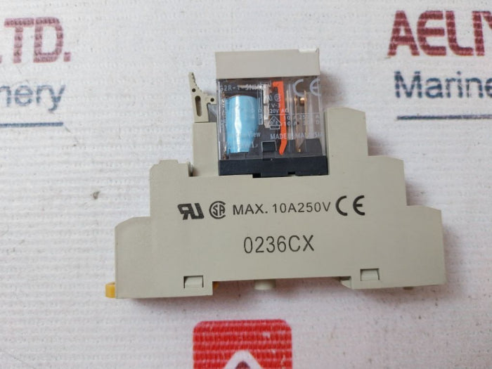 Lot of 4X Omron MAX.10A250V Relay With Socket 0236CX