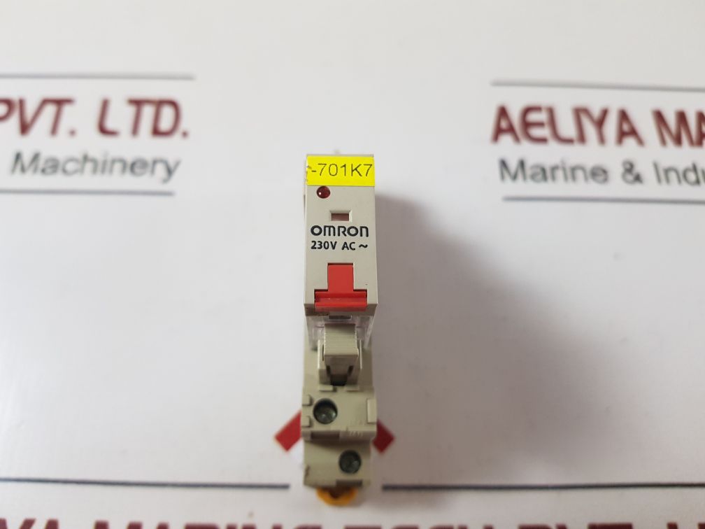 Omron G2R-2-sni(S) Relay With Socket 5A 250V