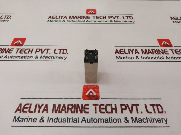 Omron H3Y-2 Timer 0-5 Sec