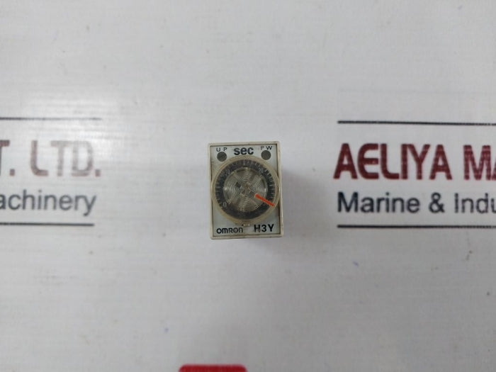 Omron H3Y-2 Timer Relay With Base 110V Ac 0-30 Sec