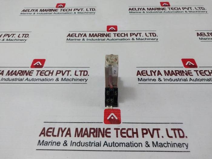 Omron H3Y-2 Timer Relay With Base 110V Ac 0-30 Sec