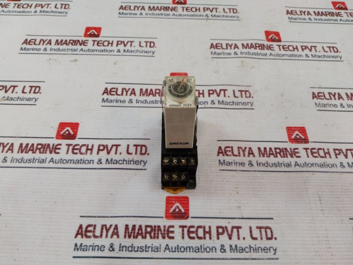 Omron H3Y-2 Timer Relay With Base 24Vdc 0-1.0 Sec