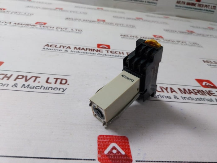 Omron H3Y-2 Timer With Base 0-30 Sec 24V Ac 5A