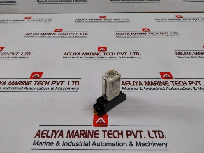 Omron H3Y-2 Timer With Base 24V Dc