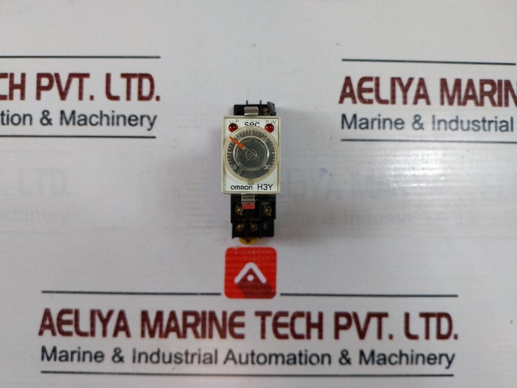 Omron H3Y-2 Timer With Base 24V Dc