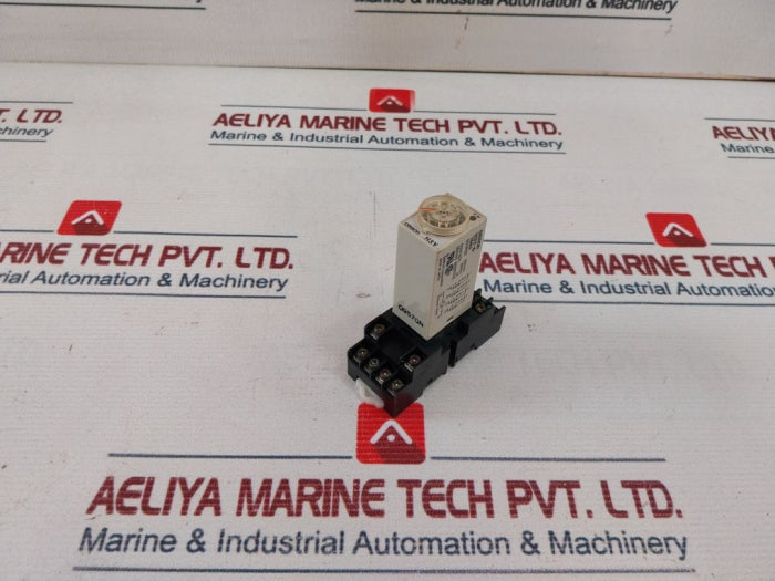 Omron H3Y-4 Time Delay Relay With Base 0-30 Sec