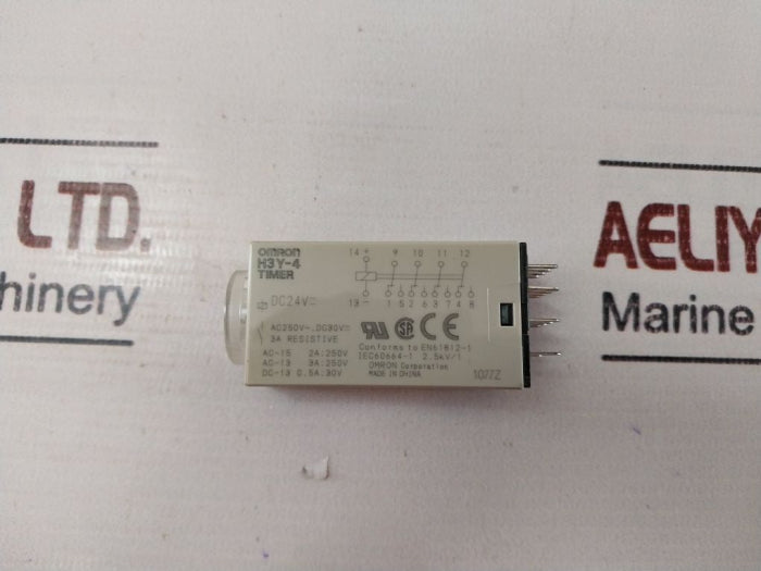 Omron H3Y-4 Timer 0-5 Sec