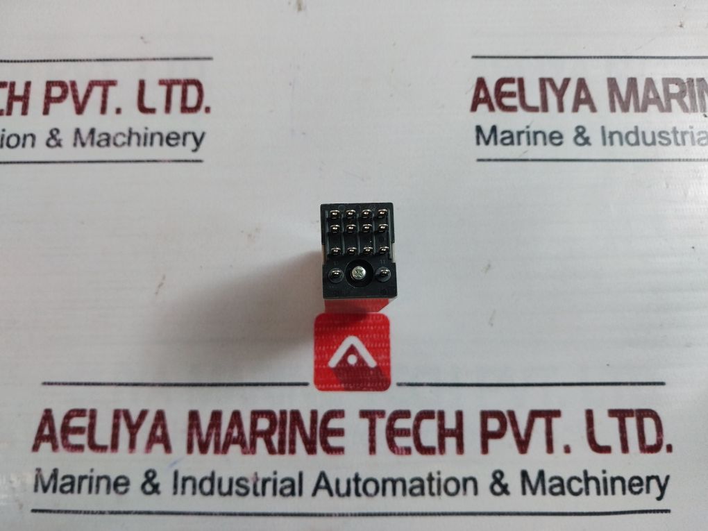 Omron H3Y-4 Timer Relay 0-10 Sec Dc24V
