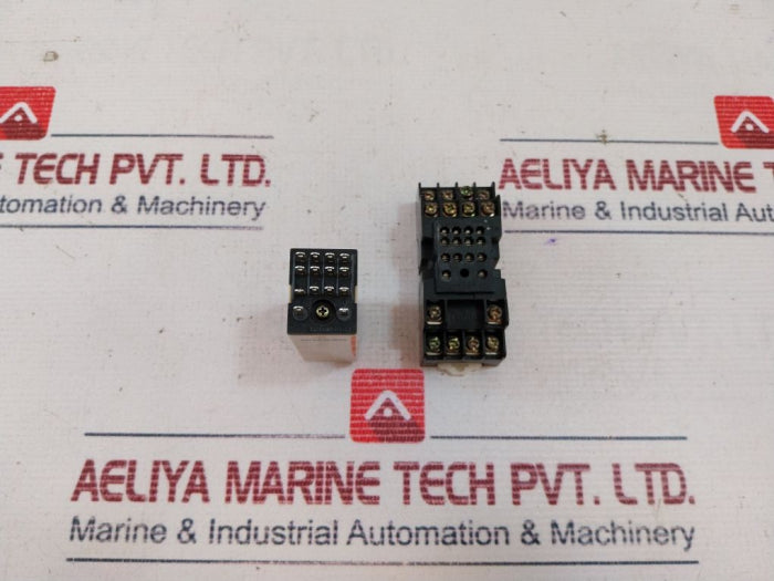 Omron H3Y-4 Timer with Base 0-30 Sec 220VAC 50/60Hz