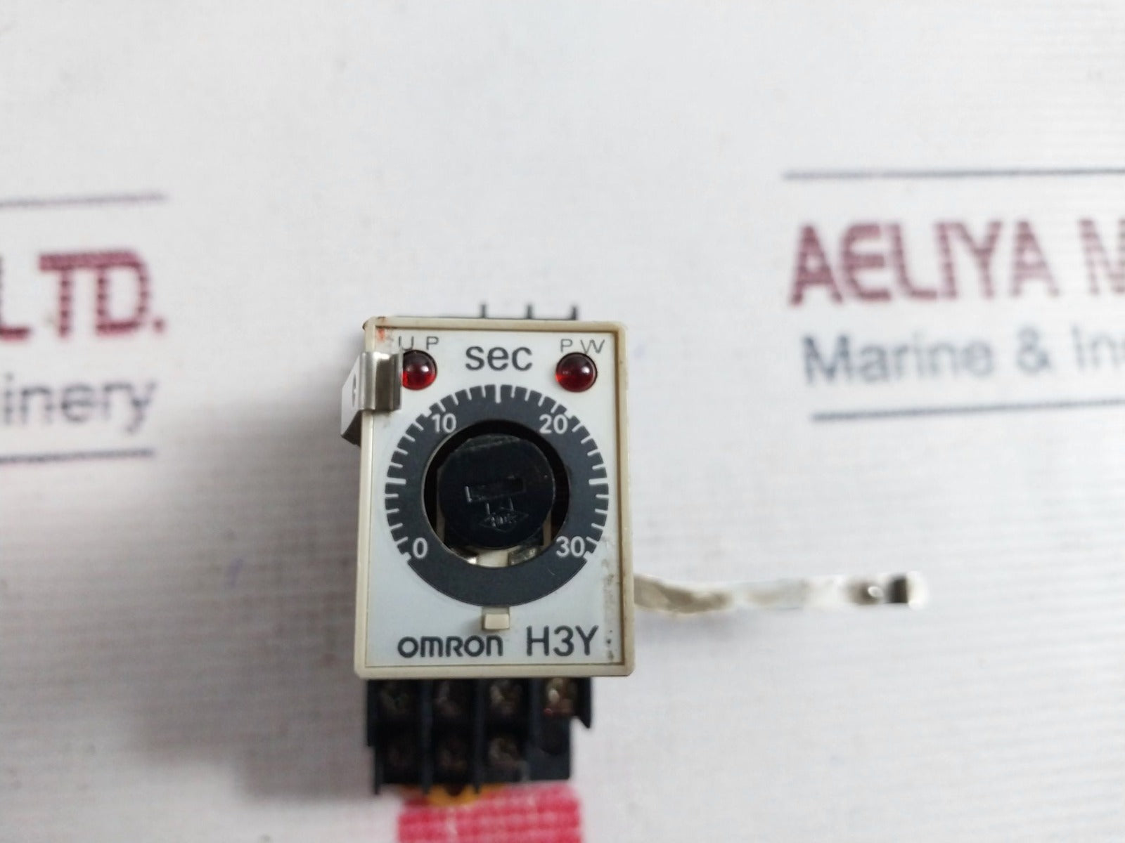 Omron H3Y-4 Timer With Base 0-30 Sec 110Vac