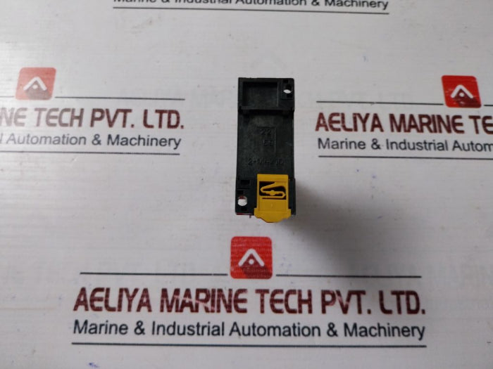 Omron H3Y-4 Timer With Base 0-30 Sec 100-120 Vac