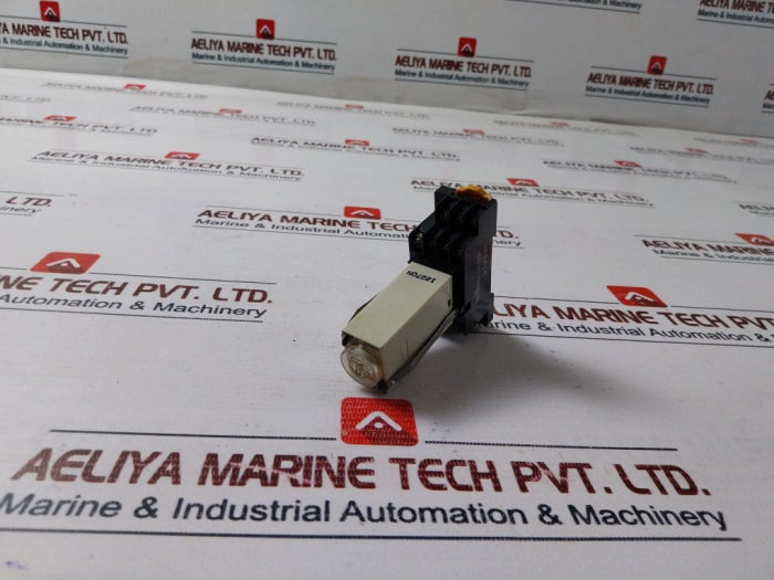 Omron H3Y-4 Timer With Base 0-30 Sec 100-120 Vac