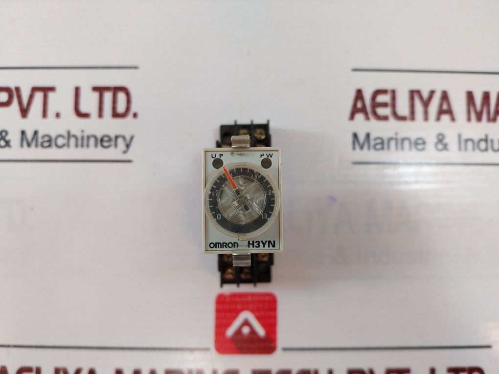 Omron H3Yn-2 Timer Relay With Base 0.1S-10Min Ac100-120V