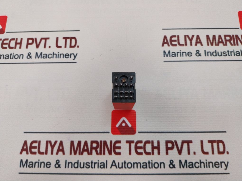 Omron H3Yn-4 Time Delay Relay 24V Dc