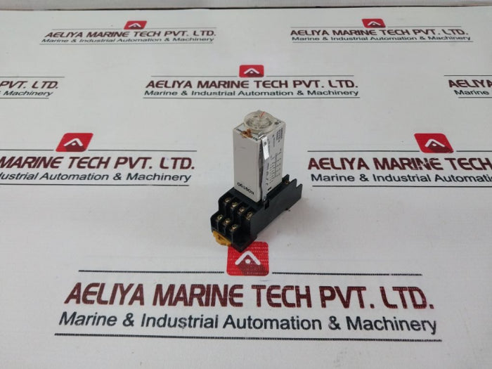 Omron H3Yn-4 Time Delay Relay With Socket 24V Dc