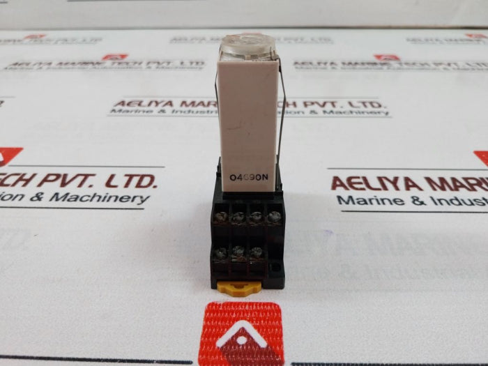 Omron H3Yn-4 Timer Relay With Base Ac100-120V 1S-10M