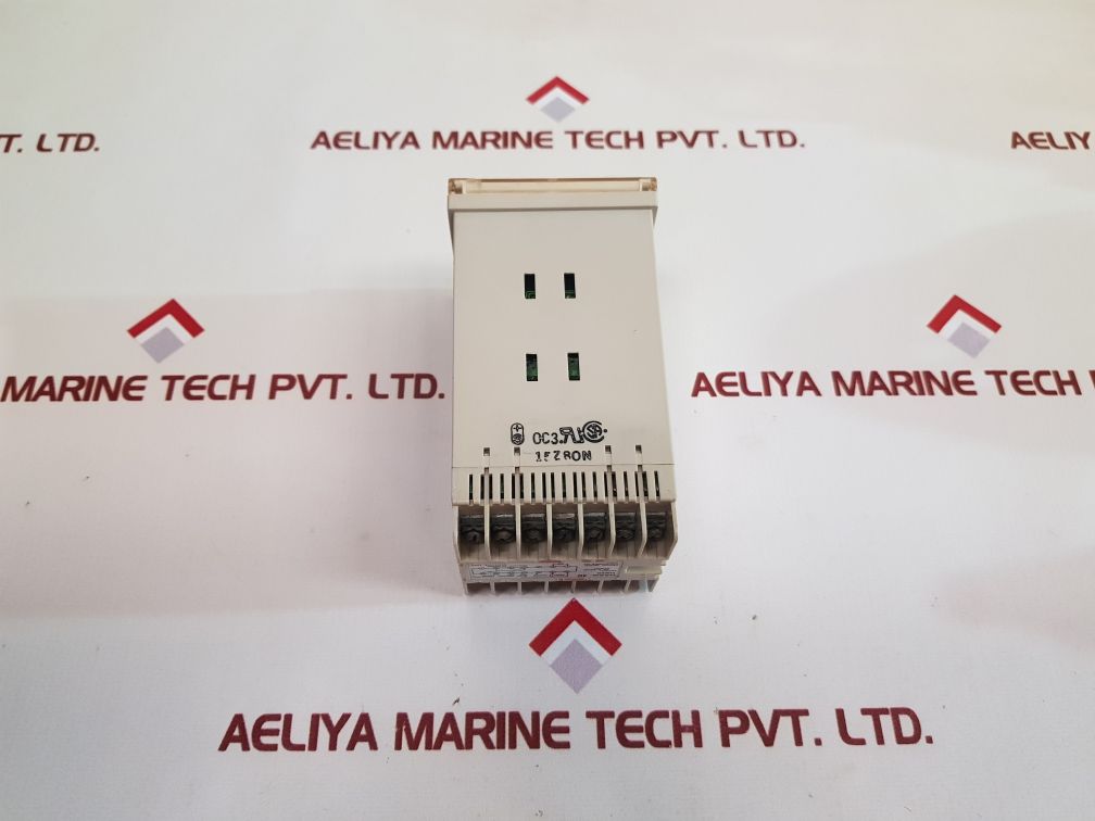 Omron H5An-4D Timer H5An