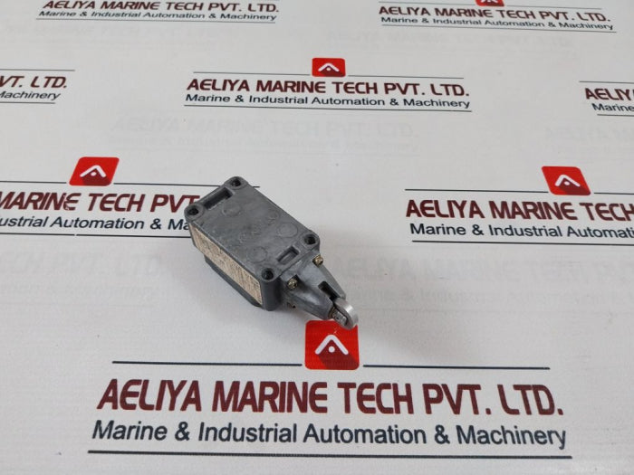 Omron Wld2 Small 2-circuit Limit Switch 0.8A-125V Dc 600V. Acmax 672010