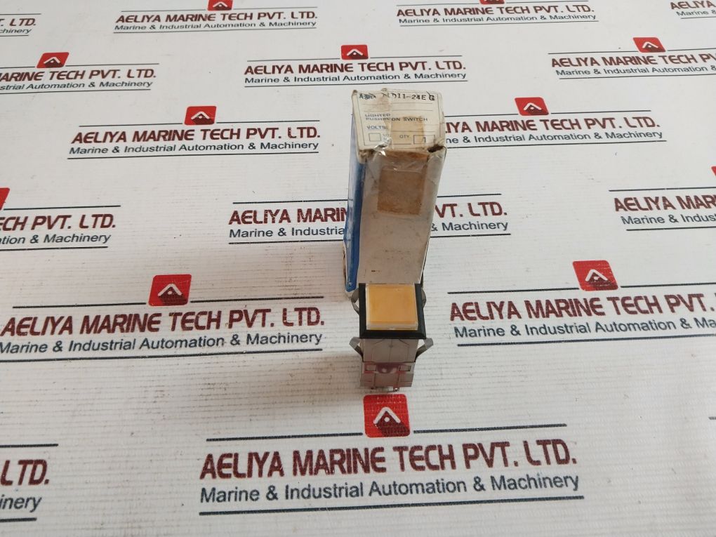 Omron M2Pa-701 Lighted Pushbutton Switch Lamp Max 28V/1.2W