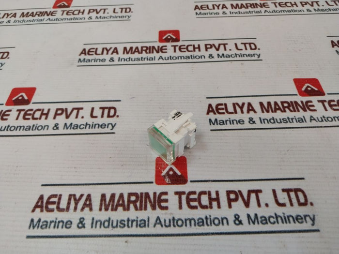 Omron M2Pa-90A11-24E G Lighted Pushbutton Switch 28V/1.2W