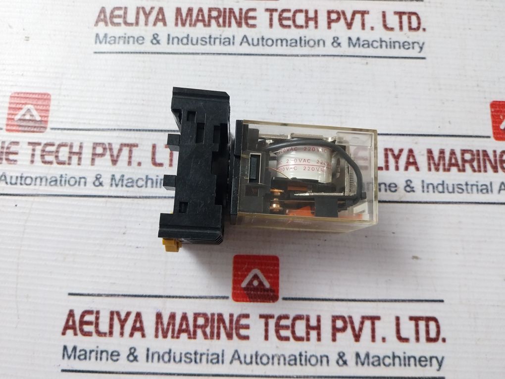 Omron Mk2P-i Cube Relay With Socket Base 10A 250V