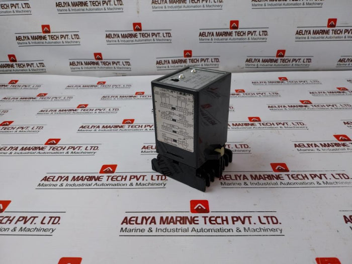 Omron Ope-a Photoelectric Switch Amplifier Ac 100/200V